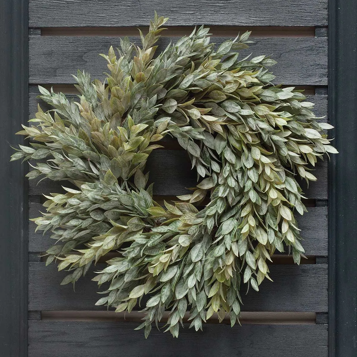 14" Myrtle Candle Ring & Wreath