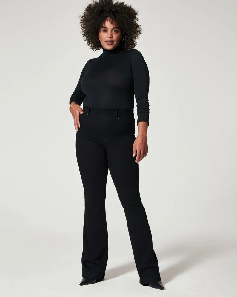 Flare Jeans • Clean Black