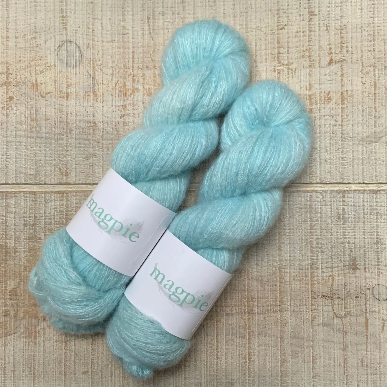 Magpie Fibers Plume