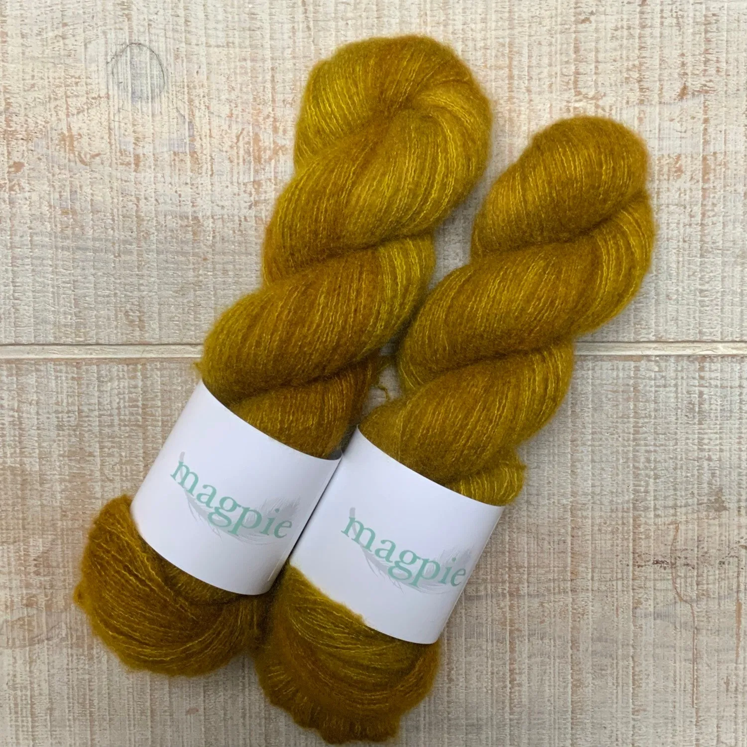 Magpie Fibers Plume