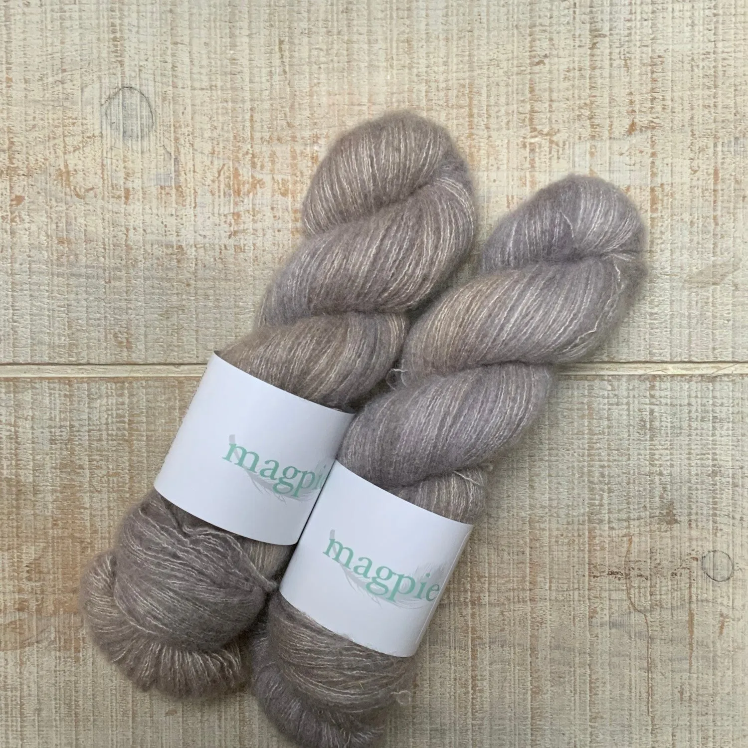 Magpie Fibers Plume