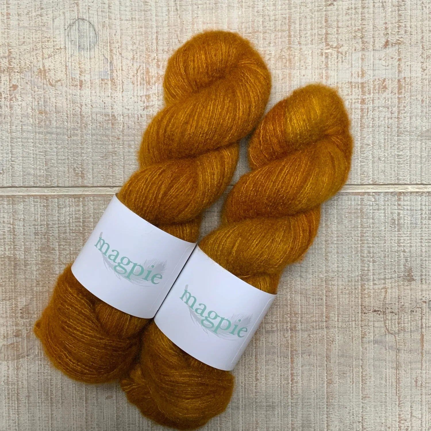 Magpie Fibers Plume