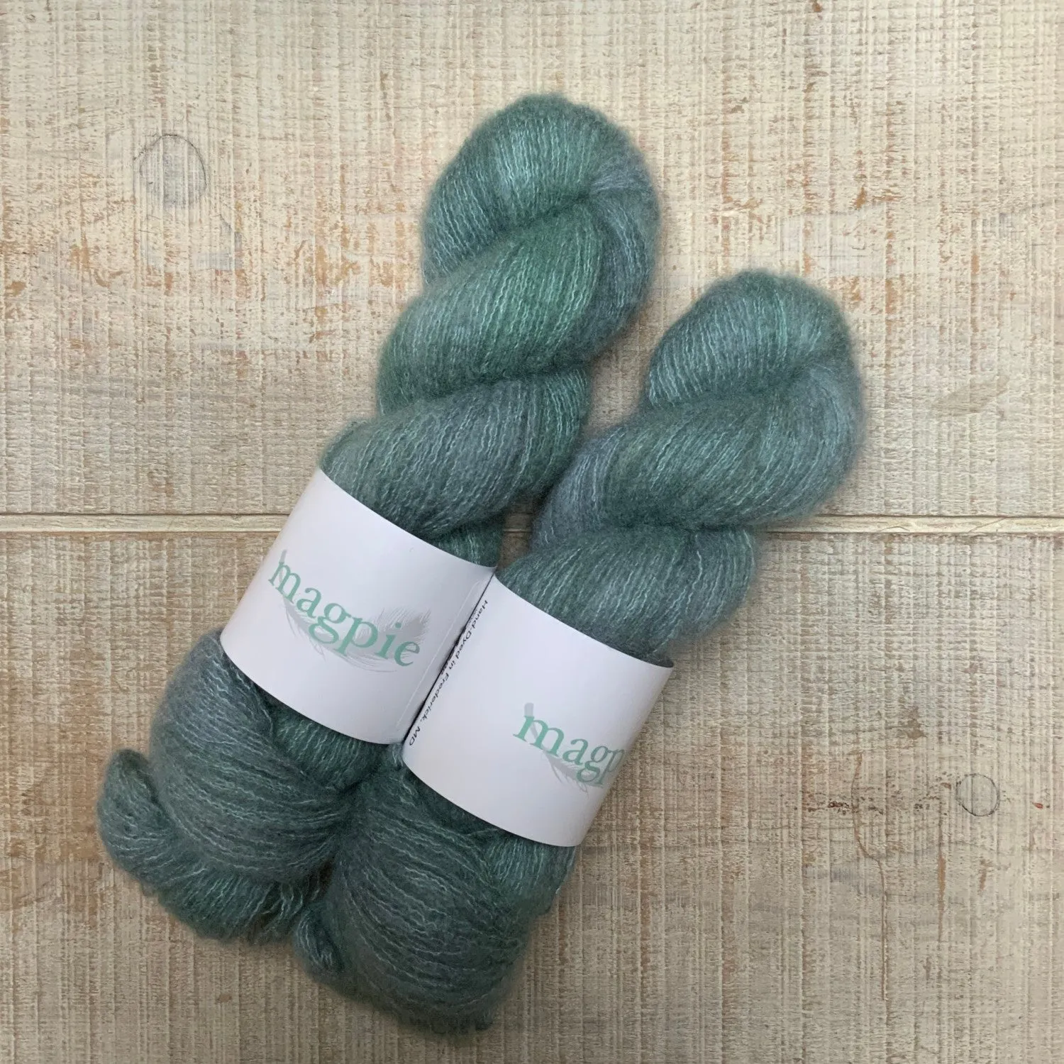 Magpie Fibers Plume