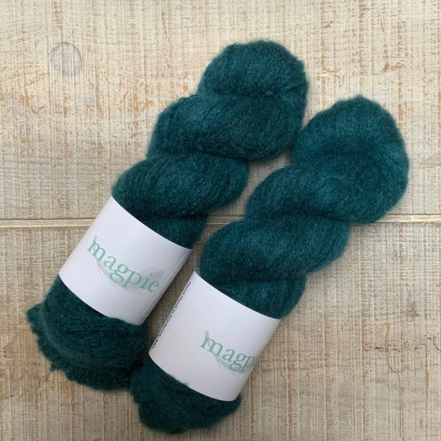 Magpie Fibers Plume